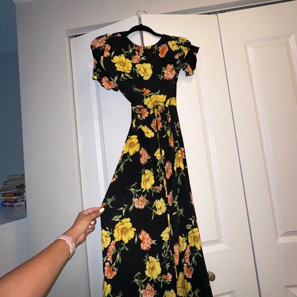 Forever 21 floral dress - Picture 2 of 4